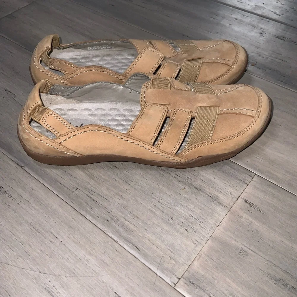 Clarks Women's Fiana Coast Loafer Tan Leather Comfort Casual Shoe Size 6.5